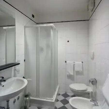 호텔 Antica Locanda Il Sole 3*