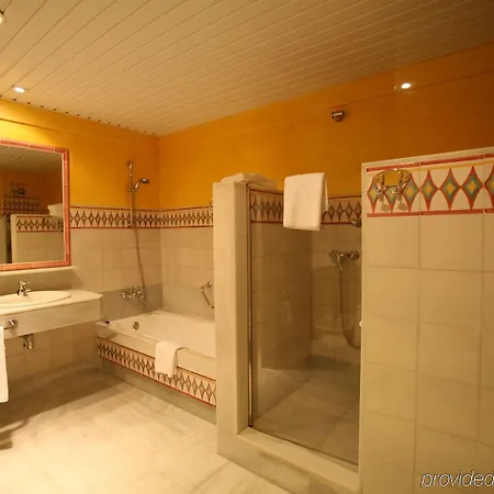 호텔 Antica Locanda Il Sole 3*