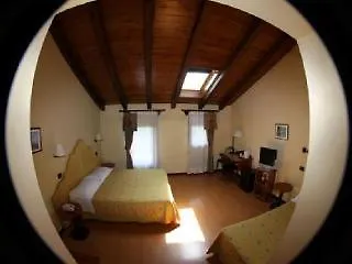 Antica Locanda Il Sole 호텔