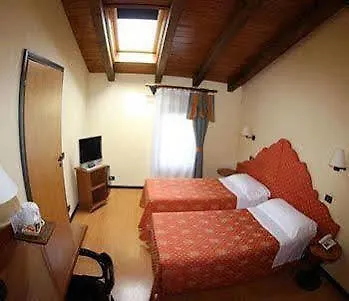 Antica Locanda Il Sole 호텔