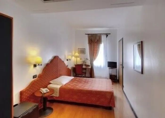 Antica Locanda Il Sole 호텔 카스텔마조레